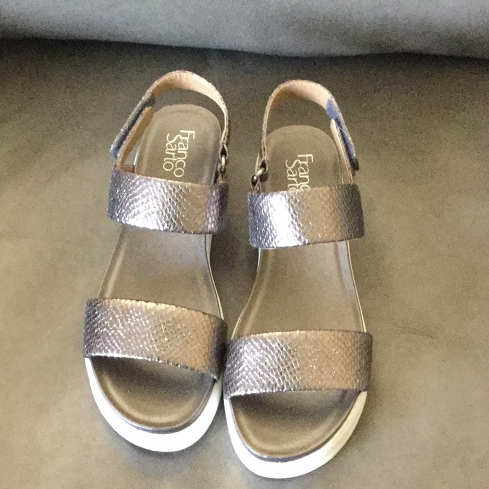 Franco Sarto Pewter Platform sandal, new
